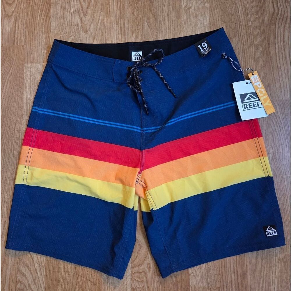 Reef Coast 19" Board Shorts Sz 32
